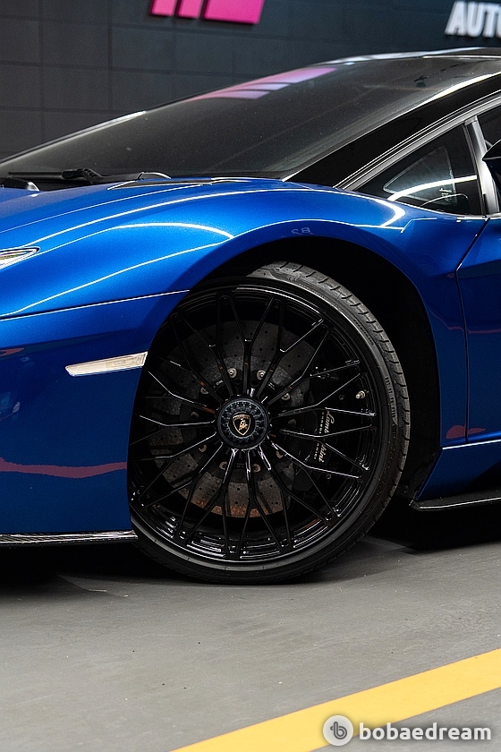 Lamborghini Aventador S LP740-4 Roadster 10