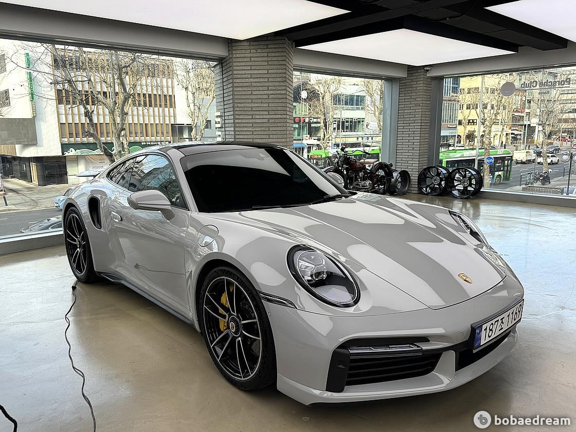 Porsche 911 Carrera/ 911 Targa Turbo S 2