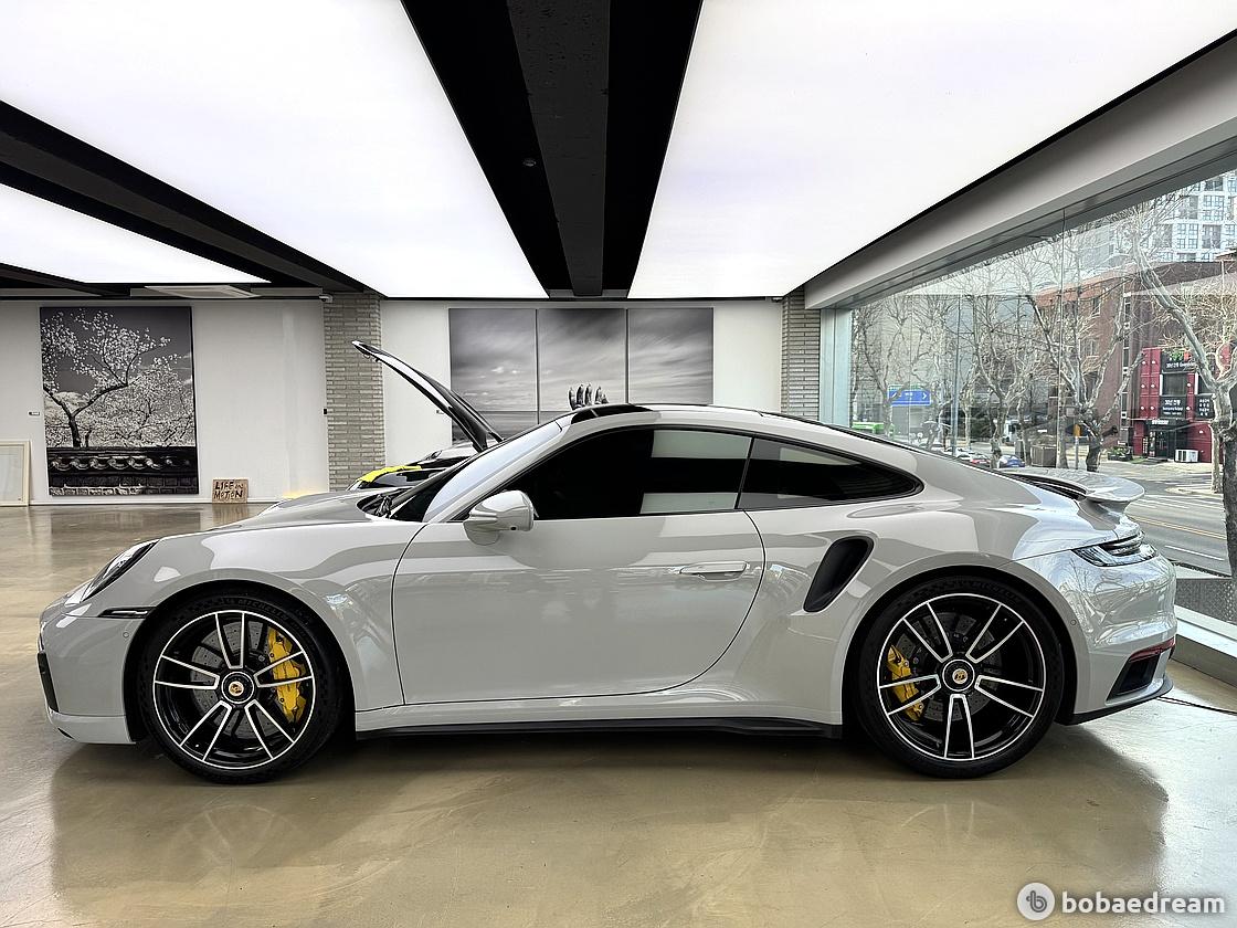 Porsche 911 Carrera/ 911 Targa Turbo S 3