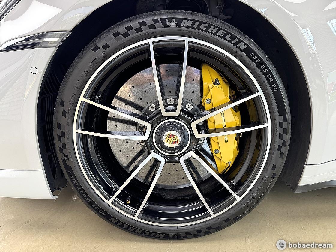 Porsche 911 Carrera/ 911 Targa Turbo S 10