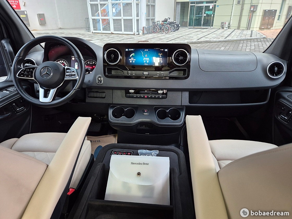 Mercedes-Benz Sprinter The Van 5