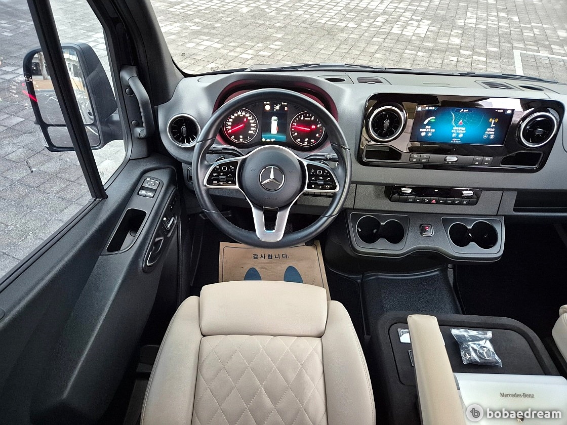 Mercedes-Benz Sprinter The Van 8