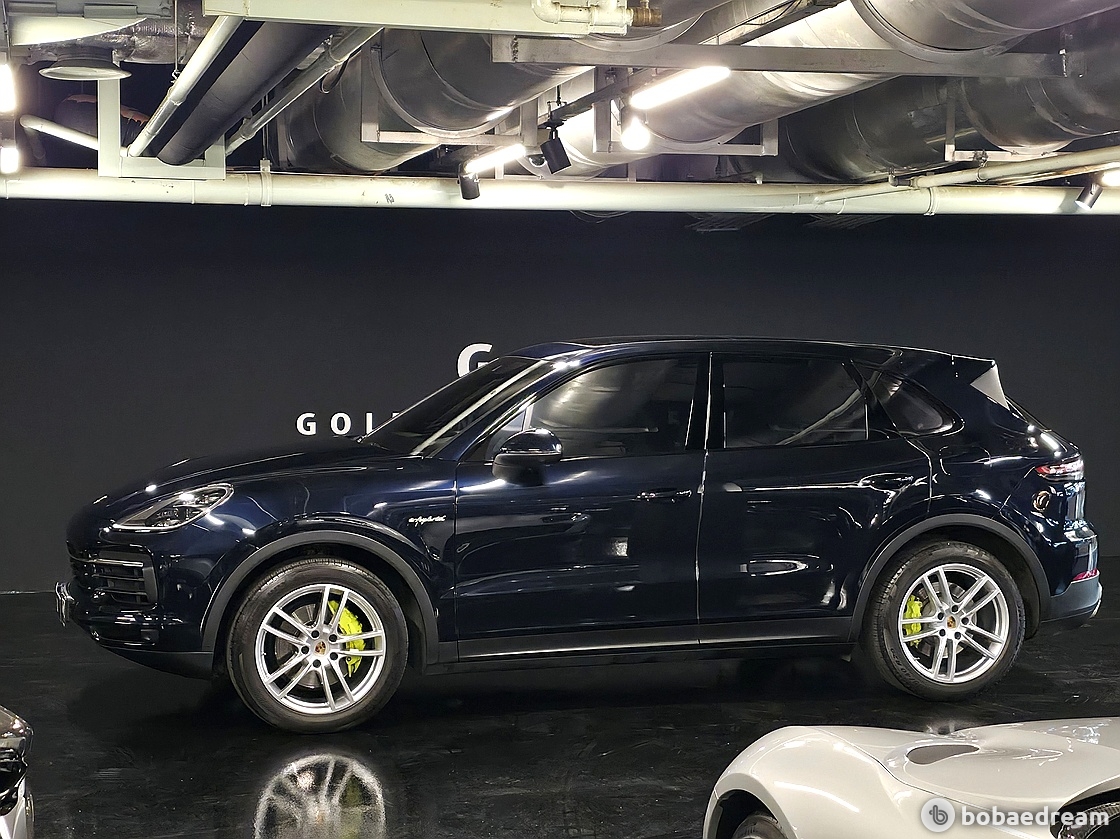 Porsche Cayenne 3.0 E- Hybrid 3