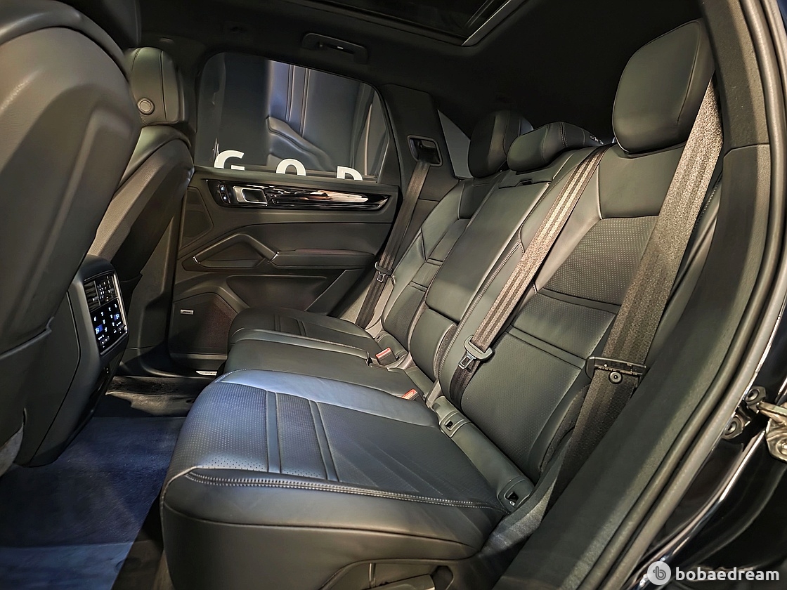 Porsche Cayenne 3.0 E- Hybrid 9