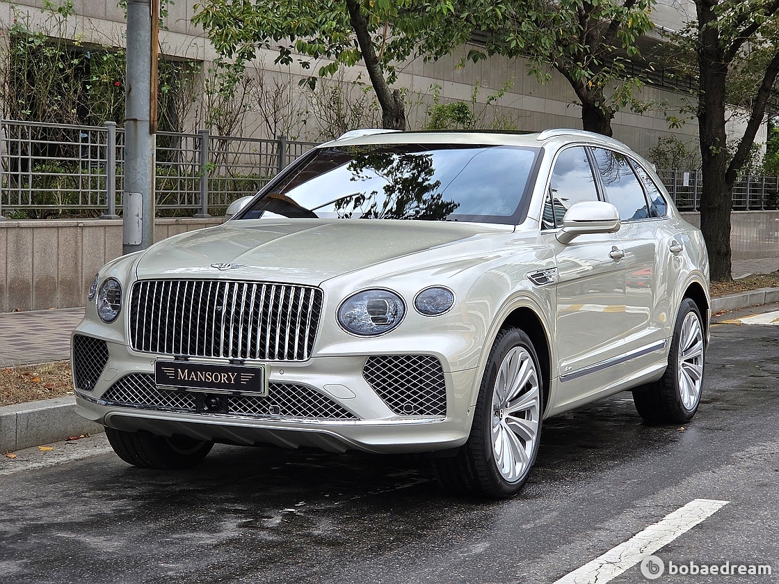 벤틀리 벤테이가 4.0 V8 아주르 2024 진주색 사진 1