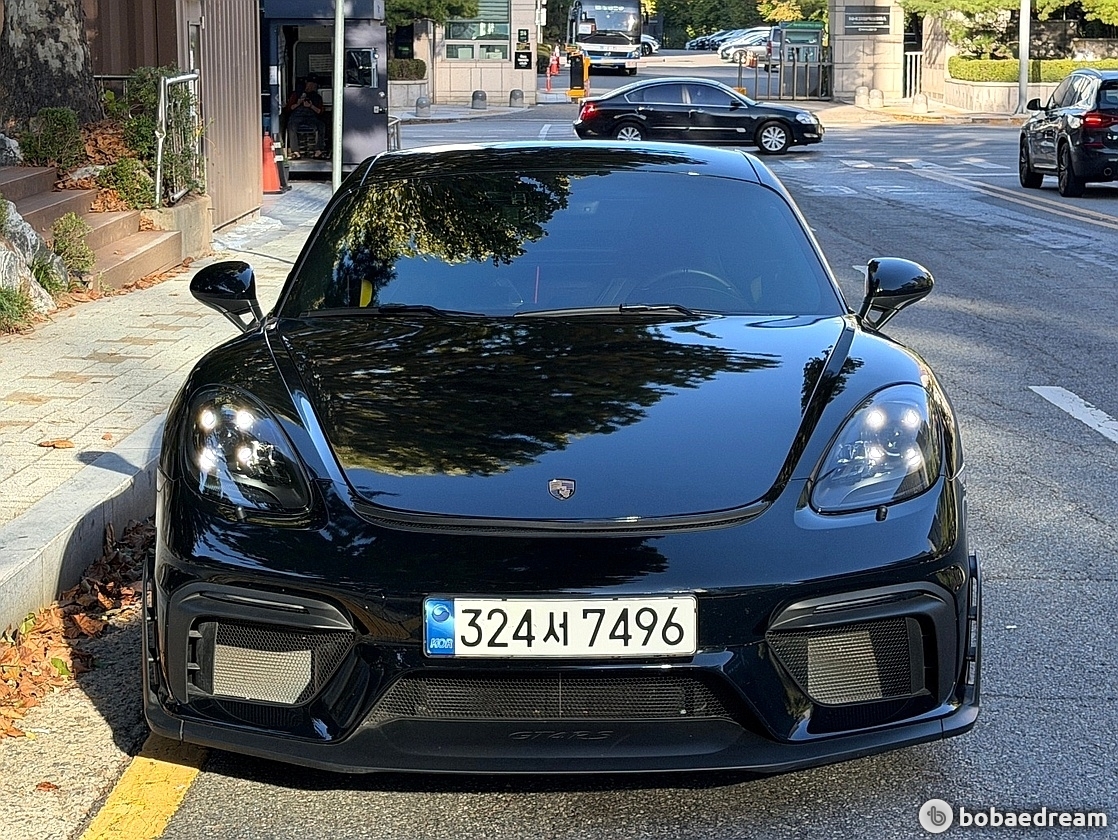 포르쉐 718 카이맨 4.0 GT4 2023 검정색 사진 1