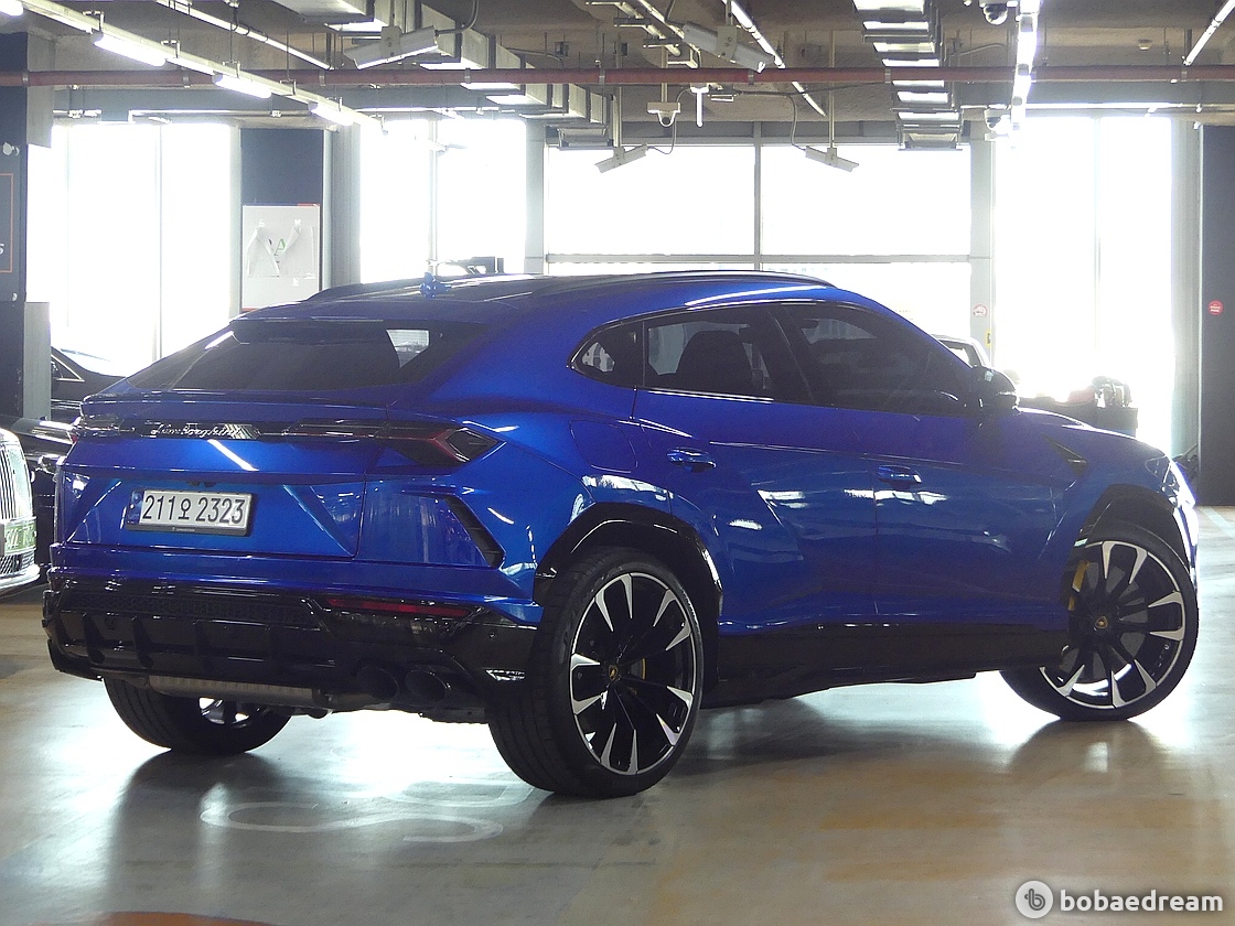 람보르기니 우루스 4.0 V8 2022 파란색 사진 3