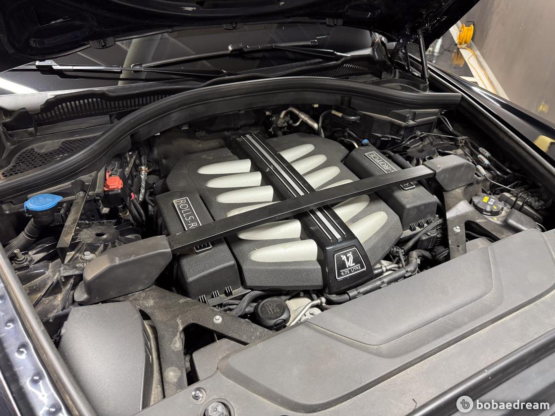 롤스로이스 컬리넌 6.7 V12 2020 블랙 사진 8