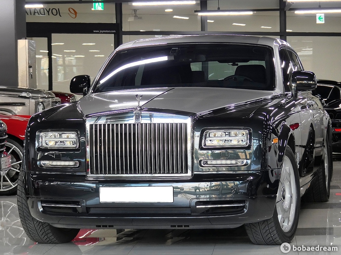 Rolls Royce Phantom 6.7 V12 EWB