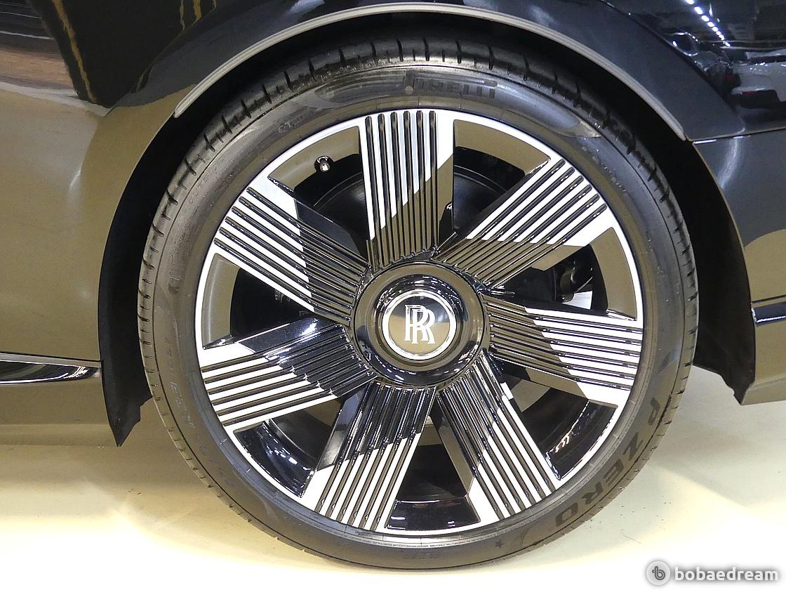 Rolls Royce Spectre 10