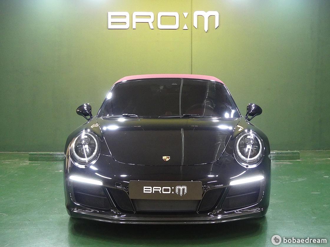 Porsche Carrera 911 4 GTS Cabriolet 2