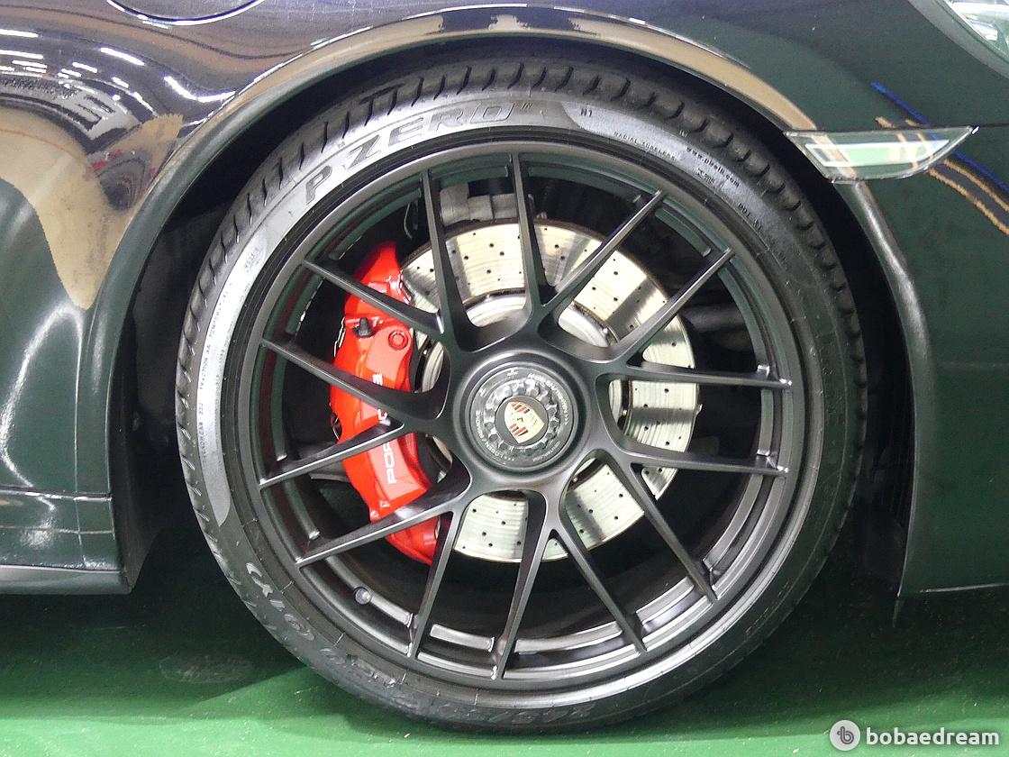 Porsche Carrera 911 4 GTS Cabriolet 10