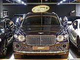 벤틀리 벤테이가 4.0 V8