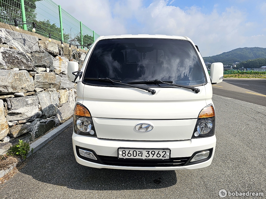 Hyundai Porter 2 Super Cab Long Wheelbase Smart