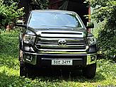 토요타 툰드라 5.7 V8 4WD