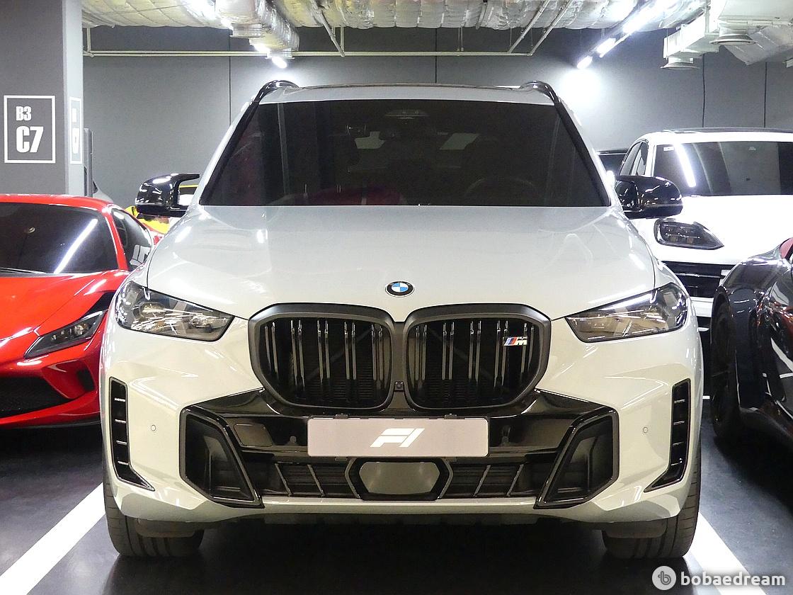 BMW X5 M60i 2024 화이트 사진 1