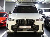 BMW X5 M60i