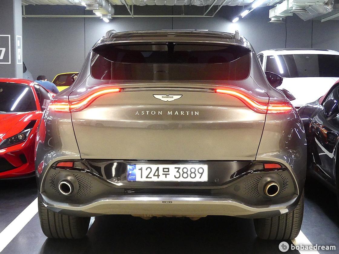 애스턴마틴 DBX 4.0 V8 2022 회색 사진 3