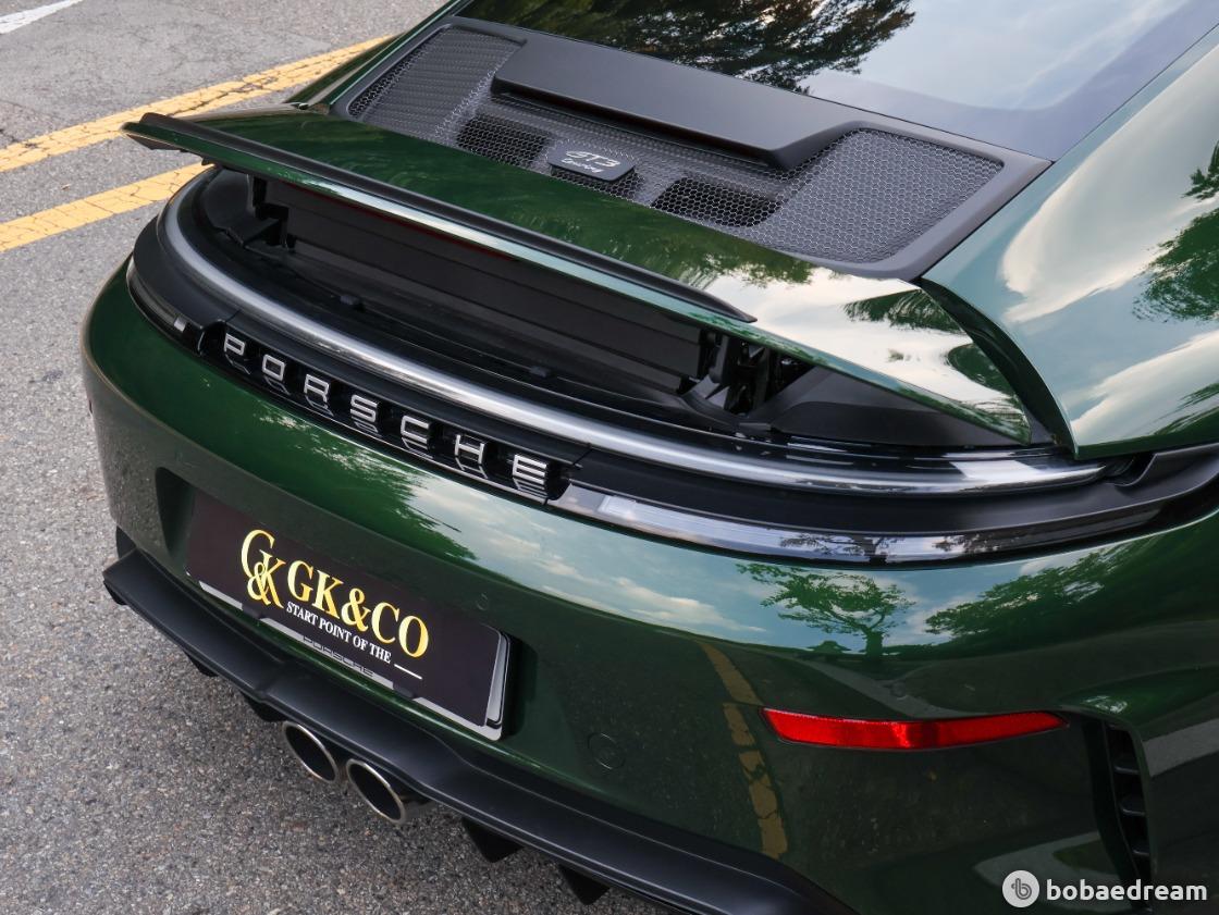포르쉐 911 GT3 투어링 2026 오크 그린 사진 8