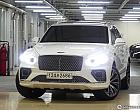 벤틀리 벤테이가 4.0 V8 아주르
