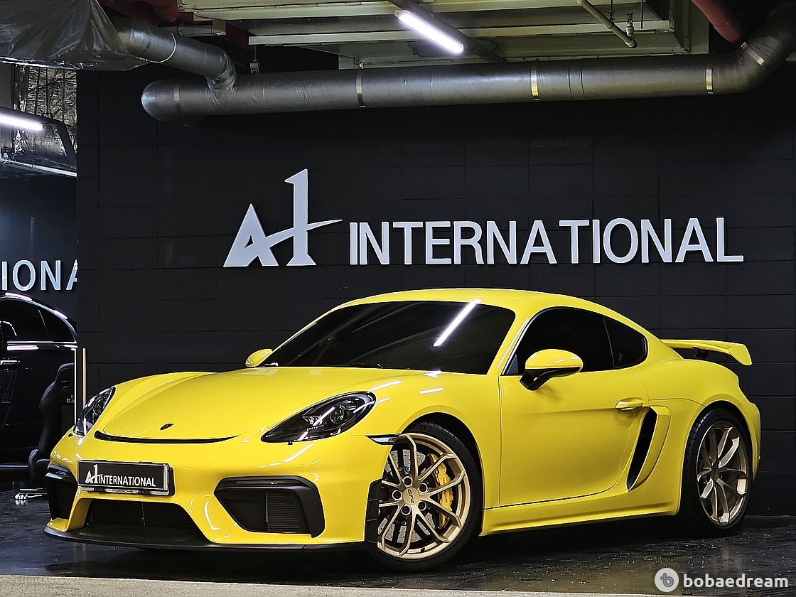 Porsche Cayman 4.0 GT4 3