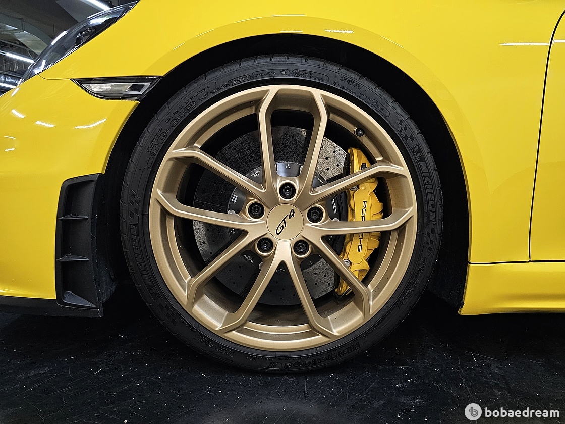 Porsche Cayman 4.0 GT4 10