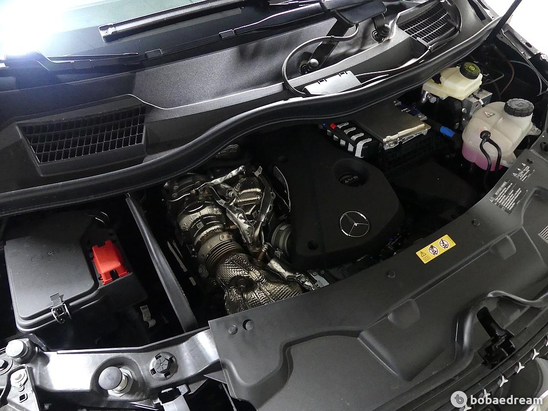 Mercedes-Benz V-Class V300 d 4 Matic 6