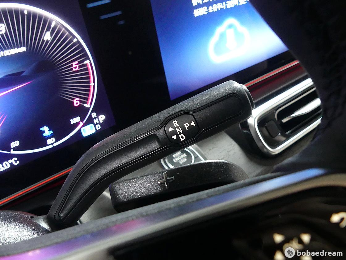 Mercedes-Benz V-Class V300 d 4 Matic 8