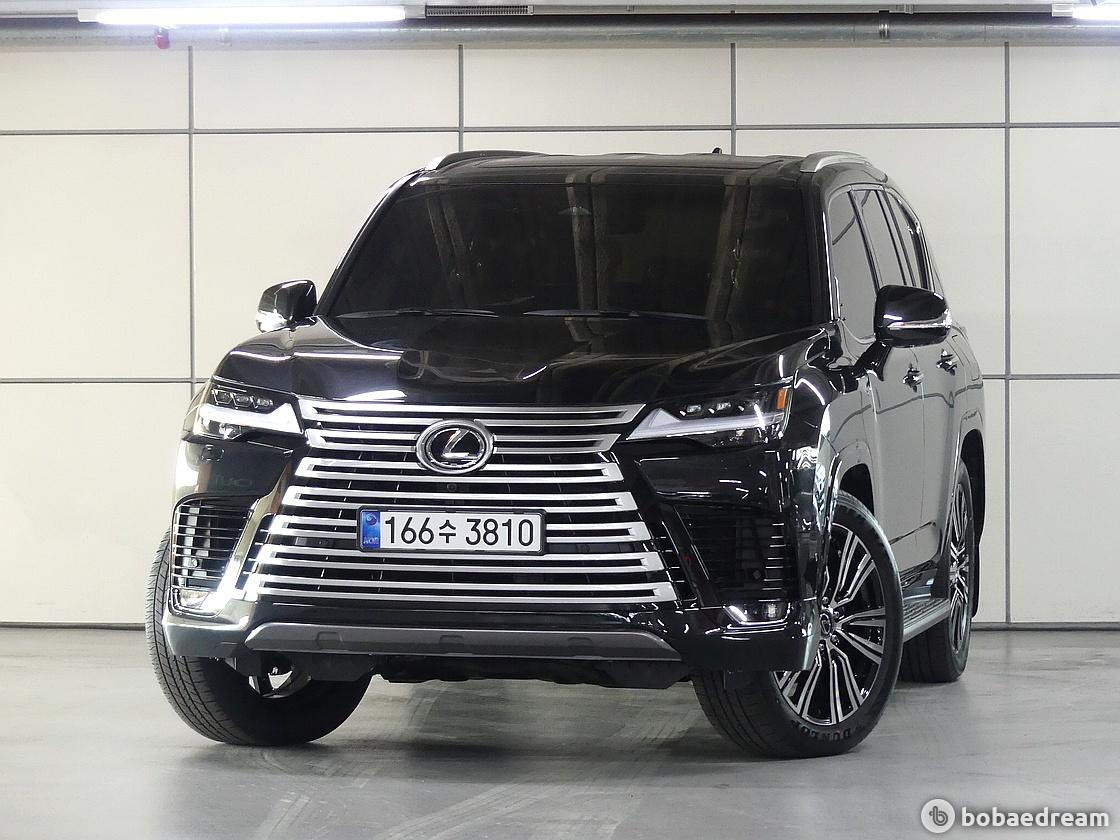 Lexus LX 700h Luxury