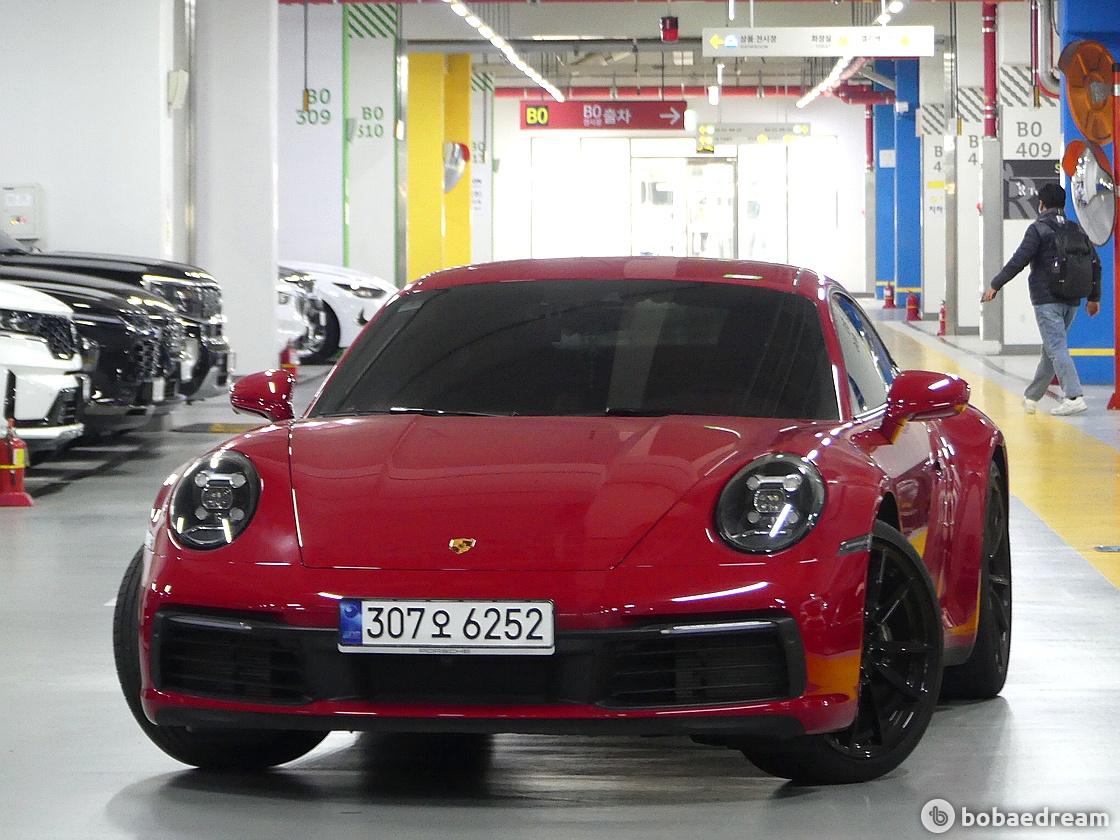 Porsche Carrera 911 4