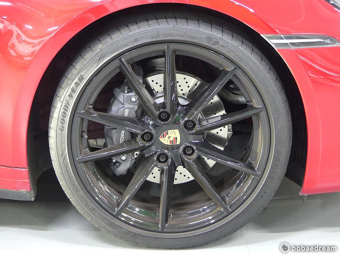 Porsche Carrera 911 4 10