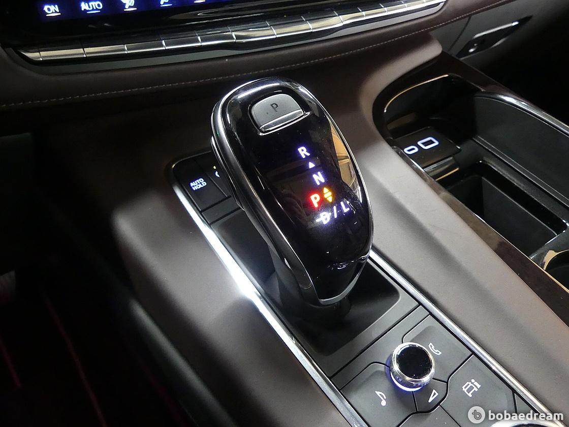 Cadillac Escalade 6.2 ESV 4WD Sport Platinum 8