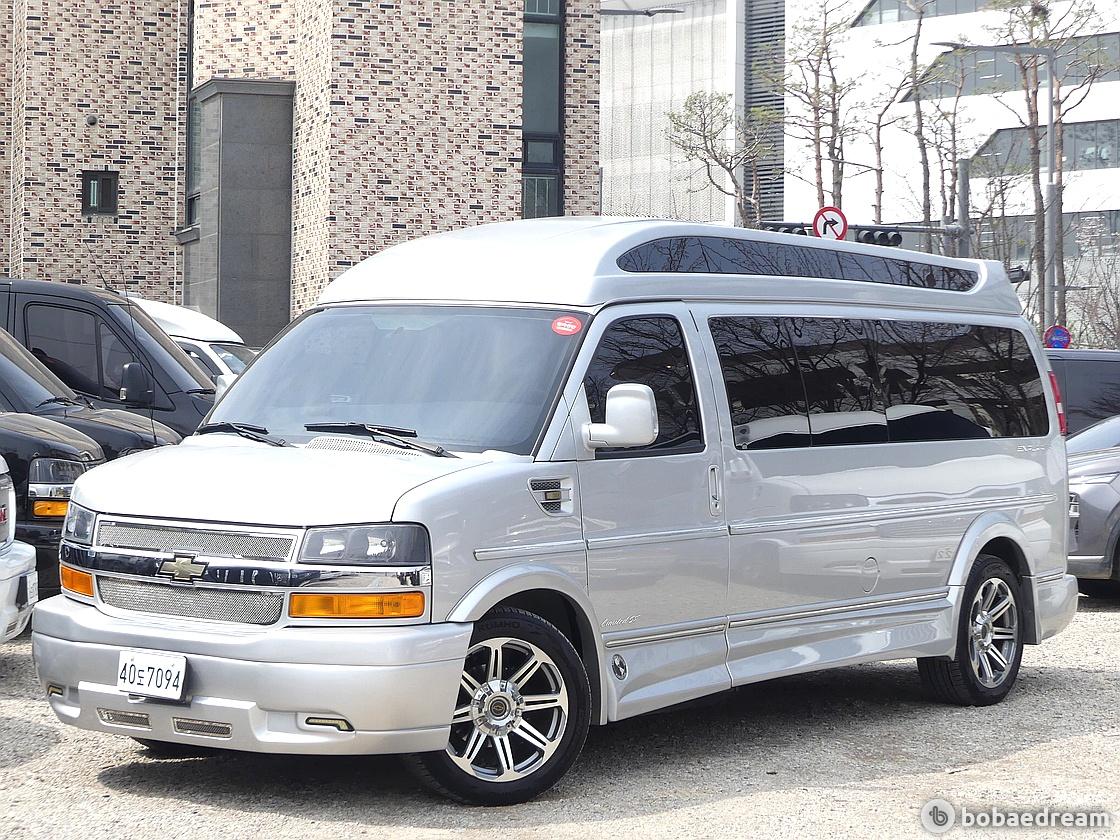 Chevrolet Express Van 6.0 Long 3