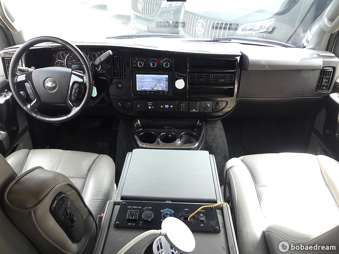 Chevrolet Express Van 6.0 Long 5