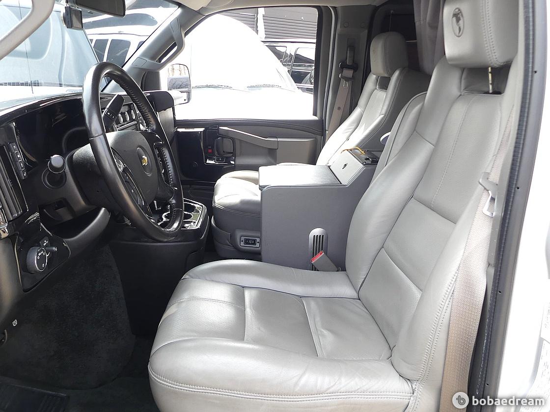 Chevrolet Express Van 6.0 Long 9