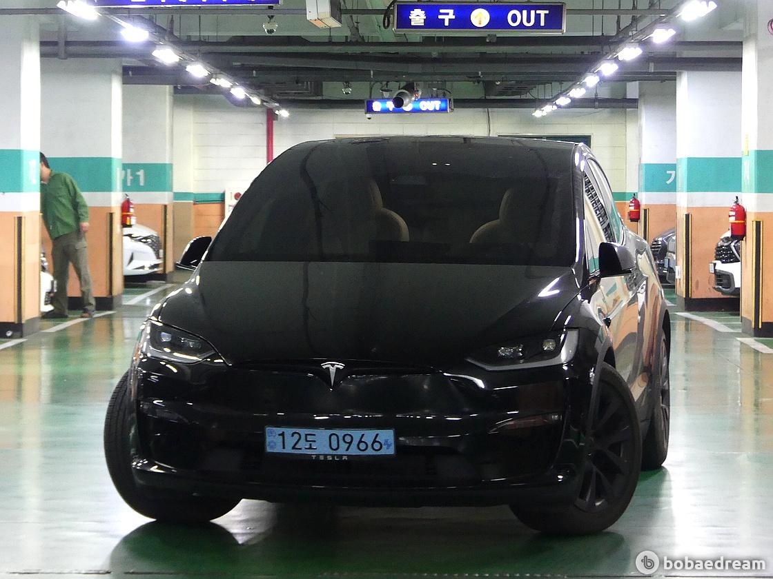 Tesla Model X AWD