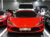 페라리 F8 트리뷰토 3.9 V8