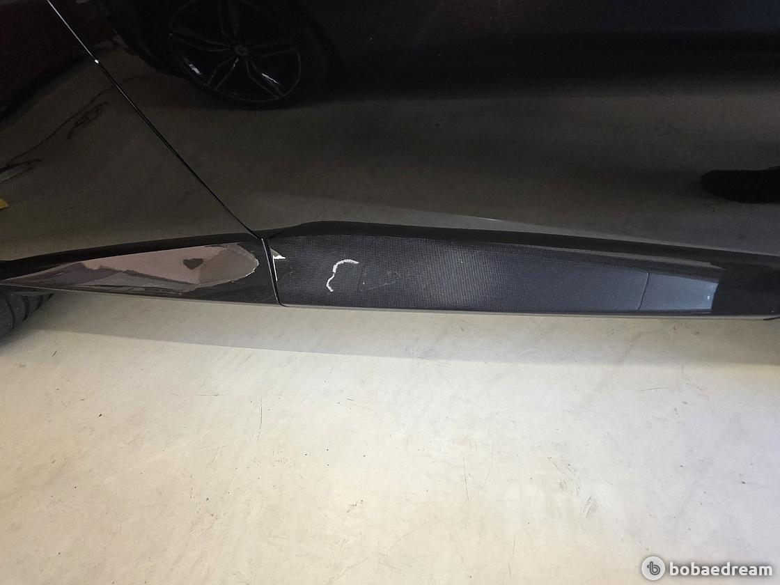 페라리 푸로산게 6.5 V12 2024 검정색 사진 5