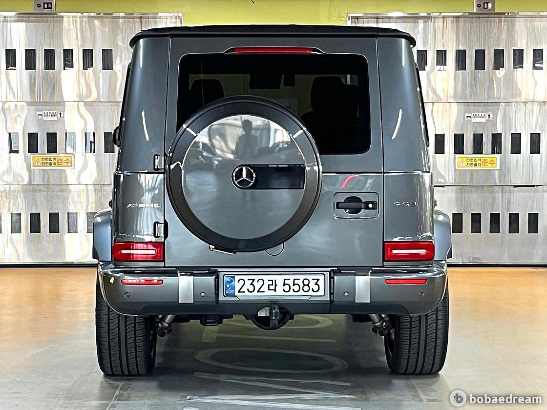 벤츠 G63 AMG 마누팍투어 2024 그래파이트 메탈릭 사진 3