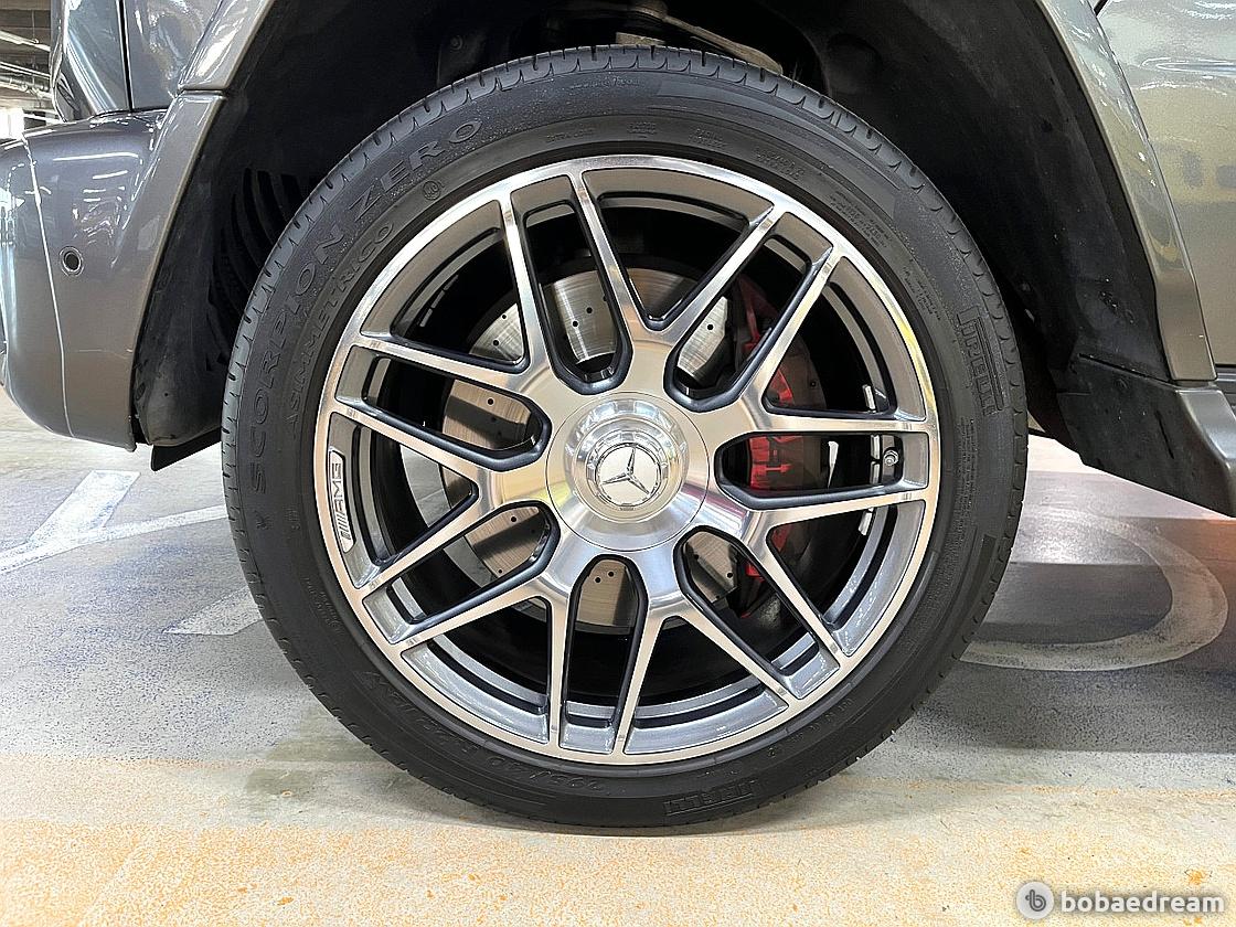 벤츠 G63 AMG 마누팍투어 2024 그래파이트 메탈릭 사진 4