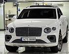 벤틀리 벤테이가 4.0 V8