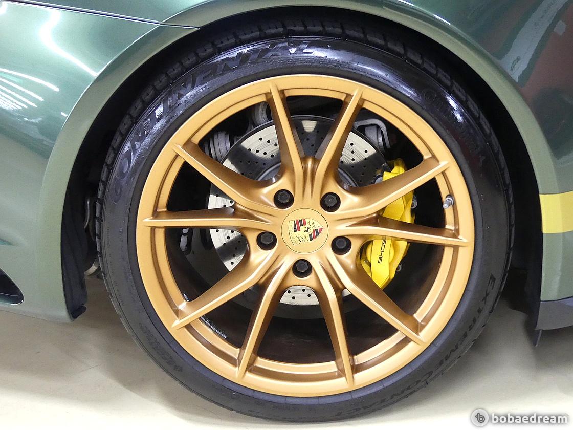 Porsche Carrera 911 4 Cabriolet 10