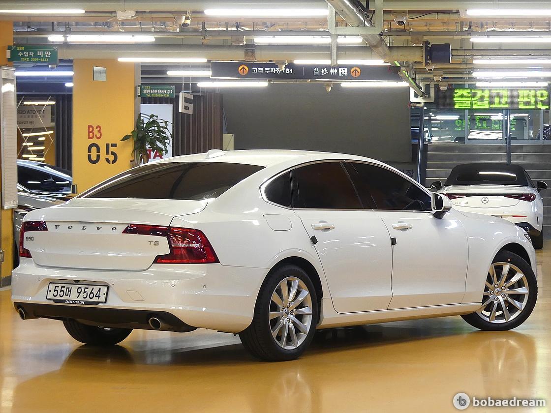 Volvo S90 2.0 T5 Momentum 4