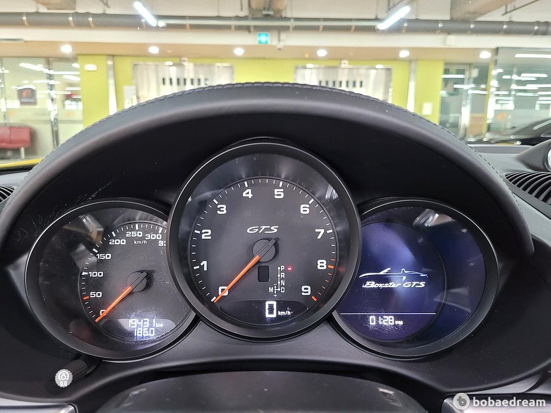 Porsche Boxster 4.0 GTS 7