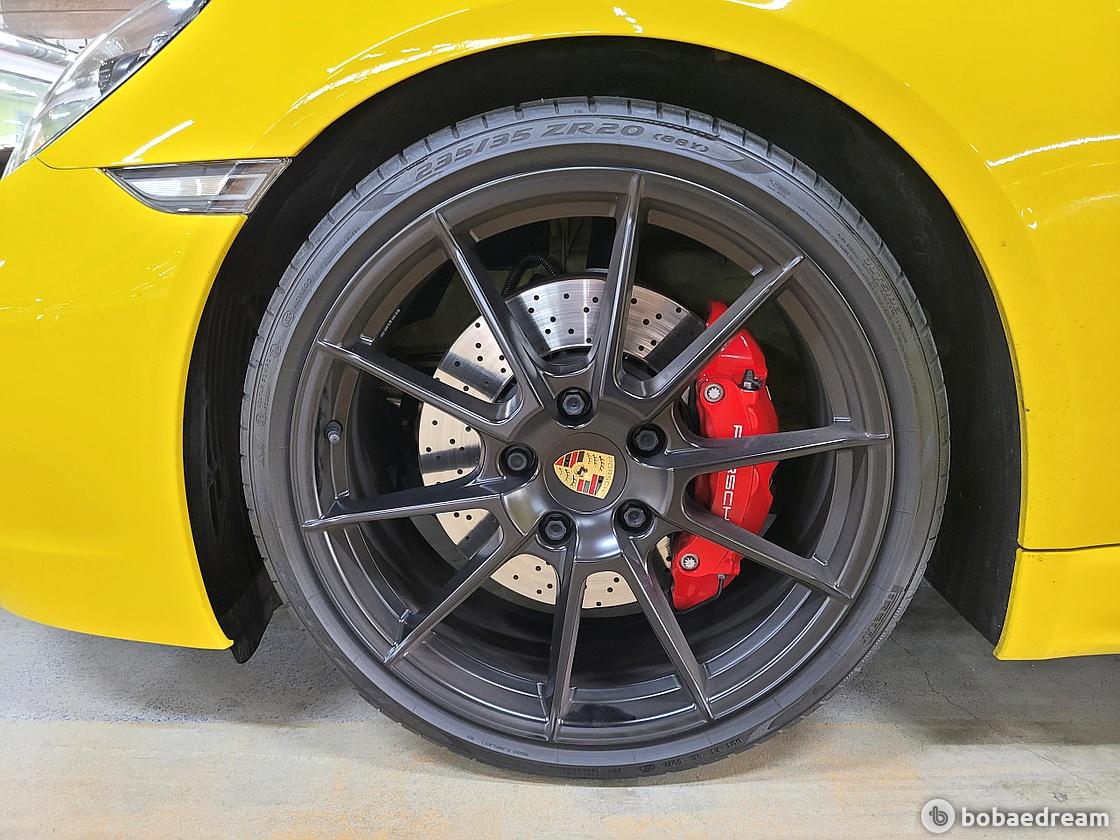 Porsche Boxster 4.0 GTS 10