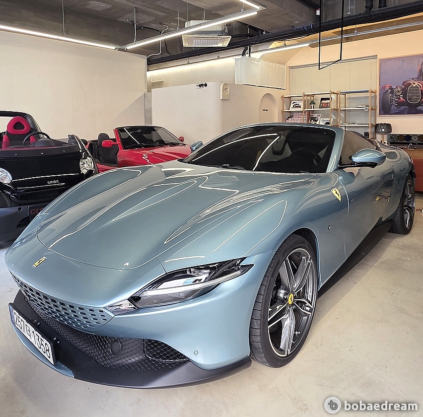 페라리 로마 스파이더 3.9 V8 2025 실버 사진 6