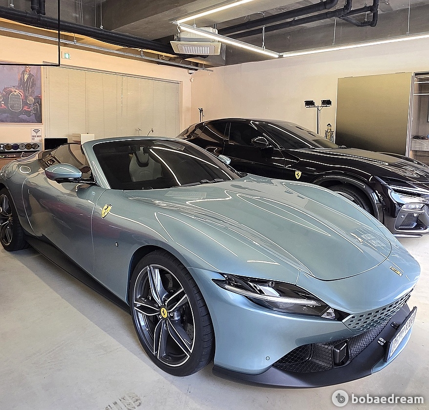 페라리 로마 스파이더 3.9 V8 2025 실버 사진 7