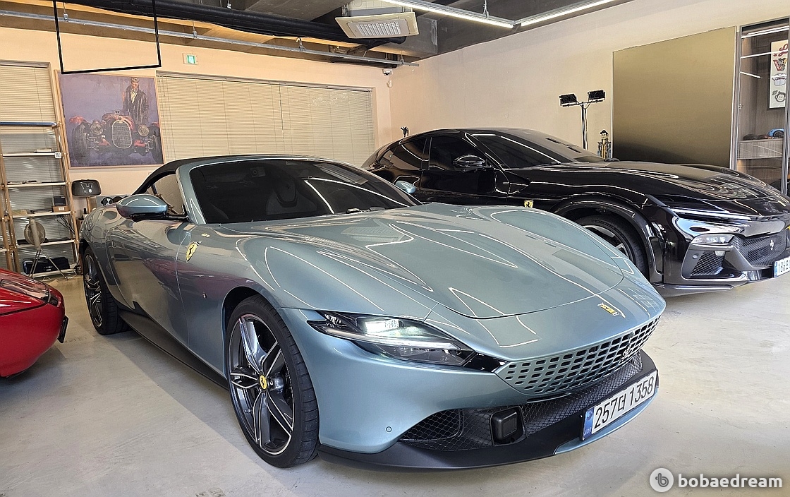 페라리 로마 스파이더 3.9 V8 2025 실버 사진 8