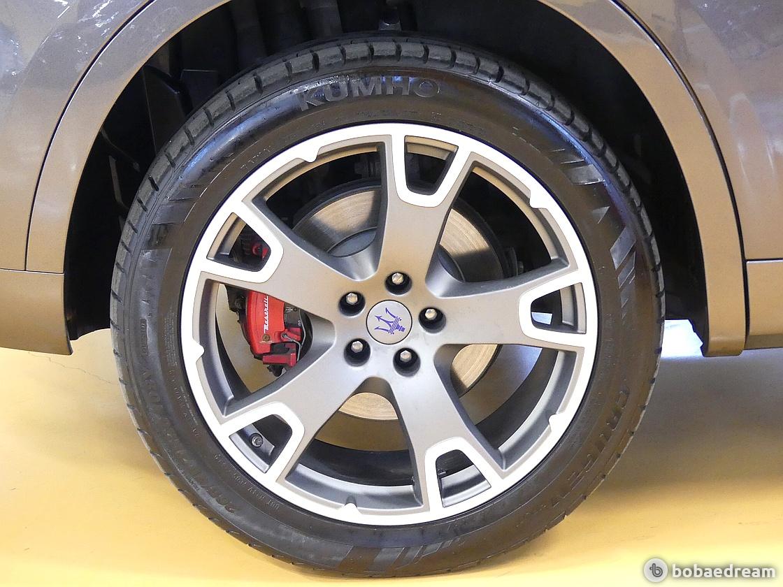 Maserati Levante 3.0 GranLusso 10