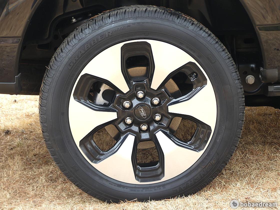 Ford F-150 Lighting Platinum 10